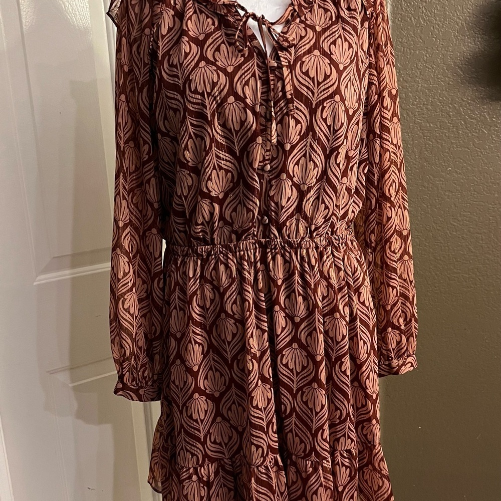 Elegant Brown Patterned Dress - Picture 1 of 2